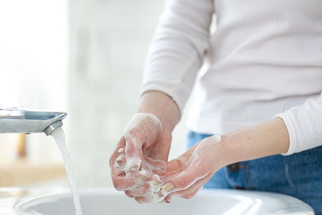 lavage des mains salles de bains Coronavirus